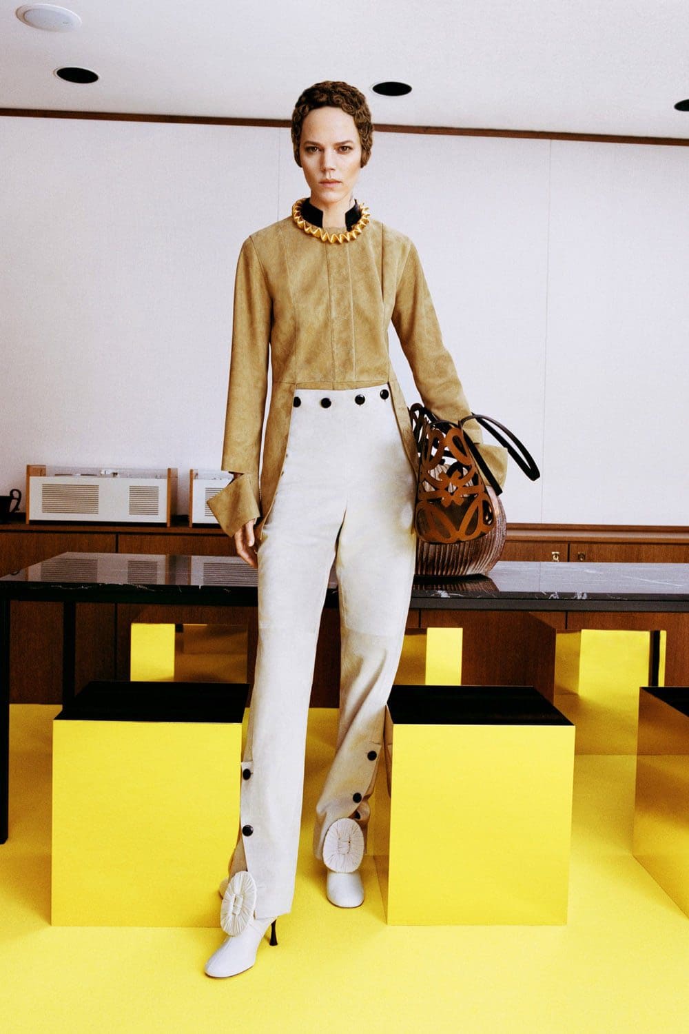 Loewe Otoño Invierno 2021-2022 París por RUNWAY REVISTA