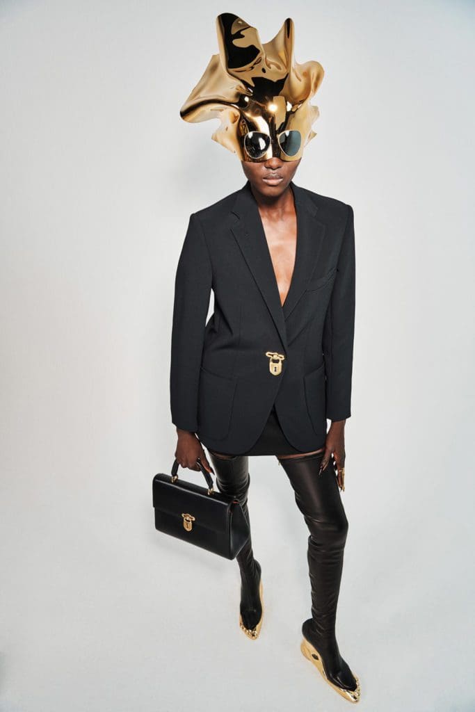 Schiaparelli Fall Winter 2021-2022 by RUNWAY MAGAZINE