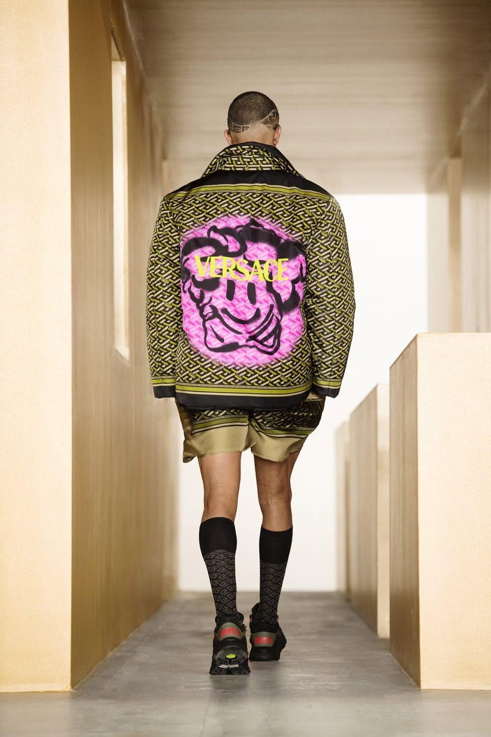 Versace Fall Winter 2021-2022 Paris by RUNWAY MAGAZINE