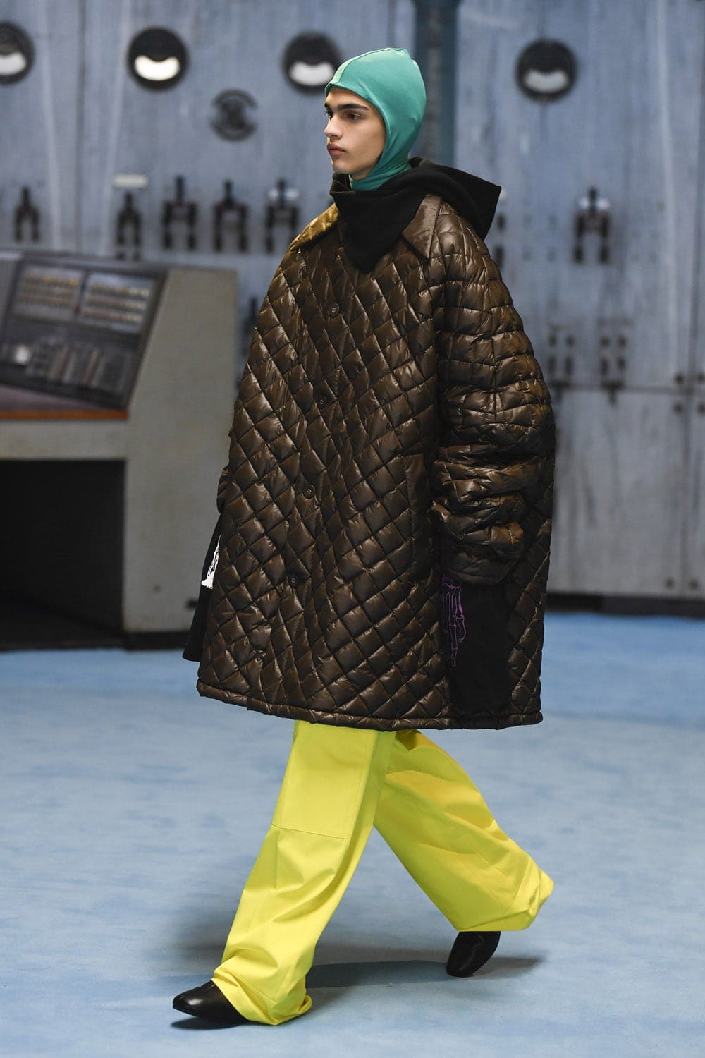 Raf Simons Automne Hiver 2021-2022 Milan by RUNWAY MAGAZINE