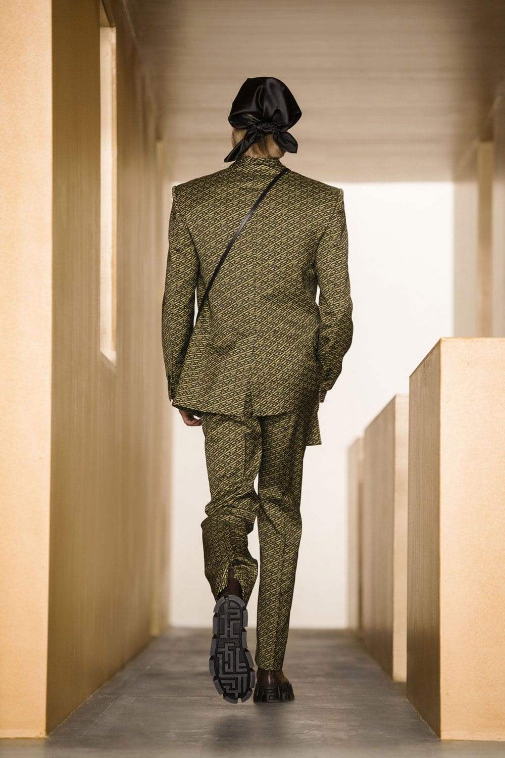 Versace Fall Winter 2021-2022 Paris by RUNWAY MAGAZINE