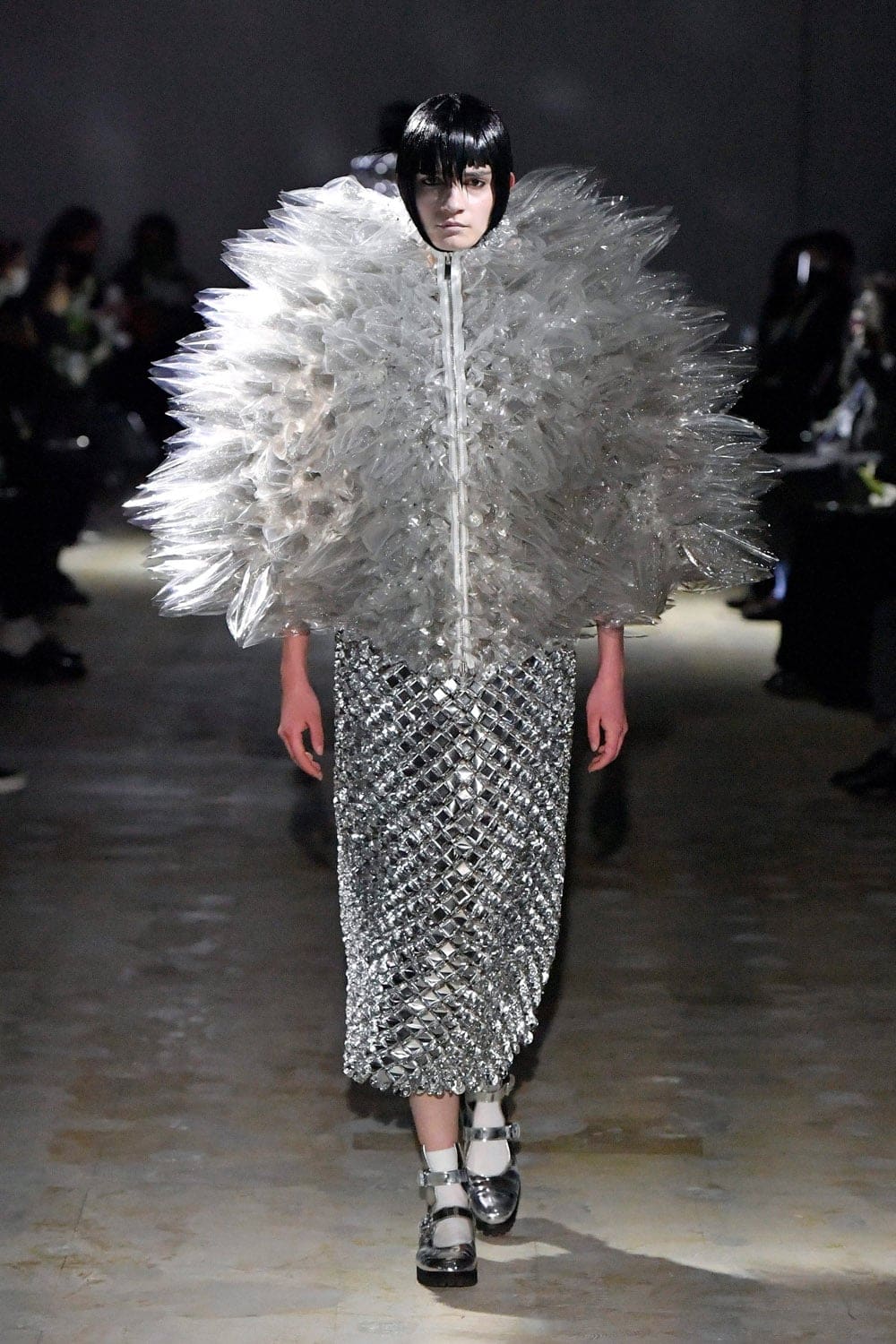 Noir Kei Ninomiya Automne Hiver 2021-2022 par RUNWAY MAGAZINE