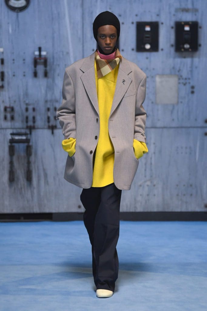 Raf Simons Fall Winter 2021-2022 Milan by RUNWAY MAGAZINE