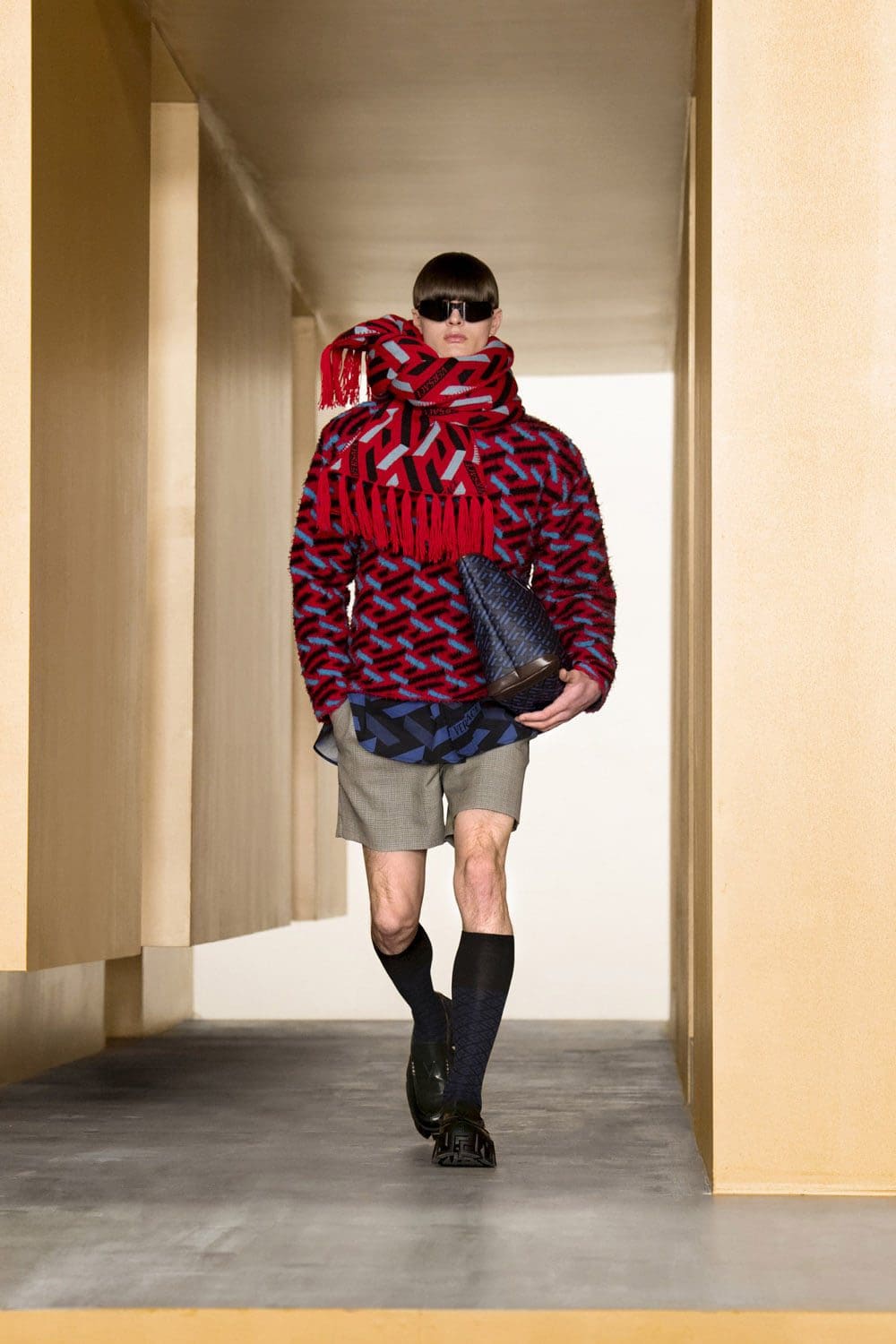 Versace Fall Winter 2021-2022 Paris by RUNWAY MAGAZINE