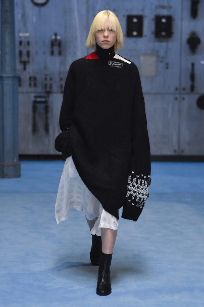 Raf Simons Fall Winter 2021-2022 Milan by RUNWAY MAGAZINE