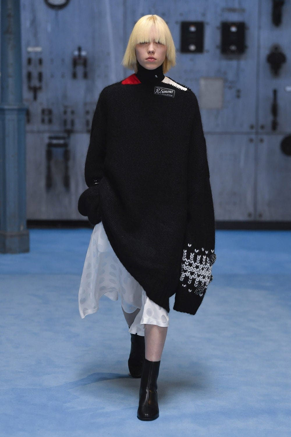 Raf Simons Automne Hiver 2021-2022 Milan by RUNWAY MAGAZINE