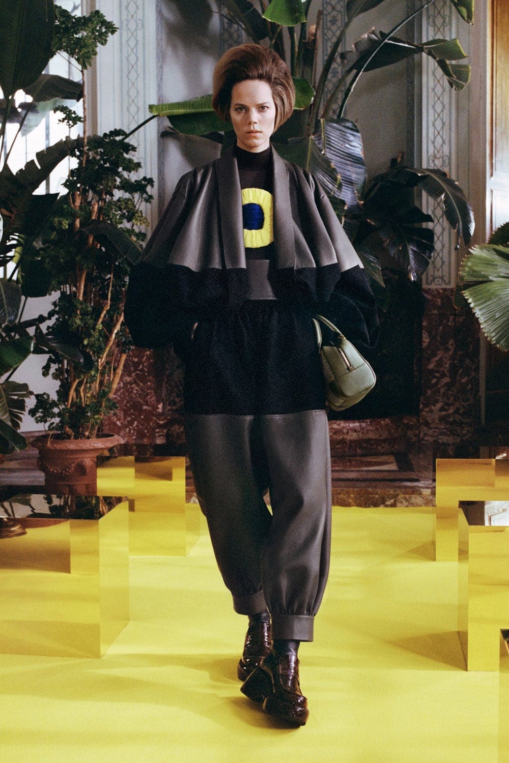 Loewe Otoño Invierno 2021-2022 París por RUNWAY REVISTA