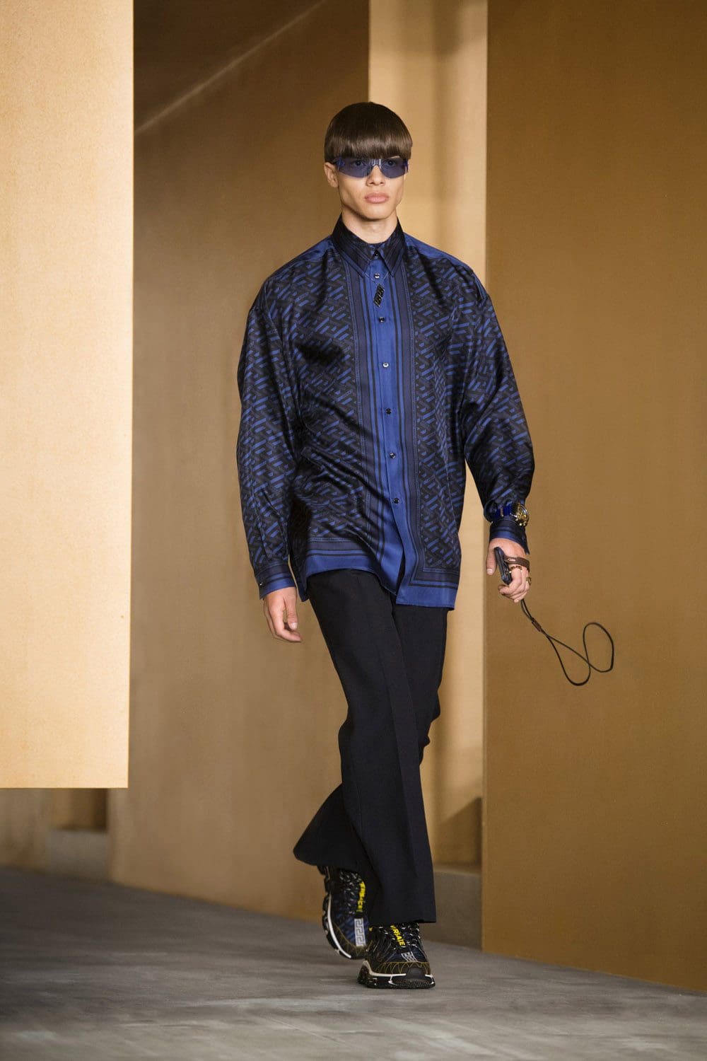 Versace Fall Winter 2021-2022 Paris by RUNWAY MAGAZINE