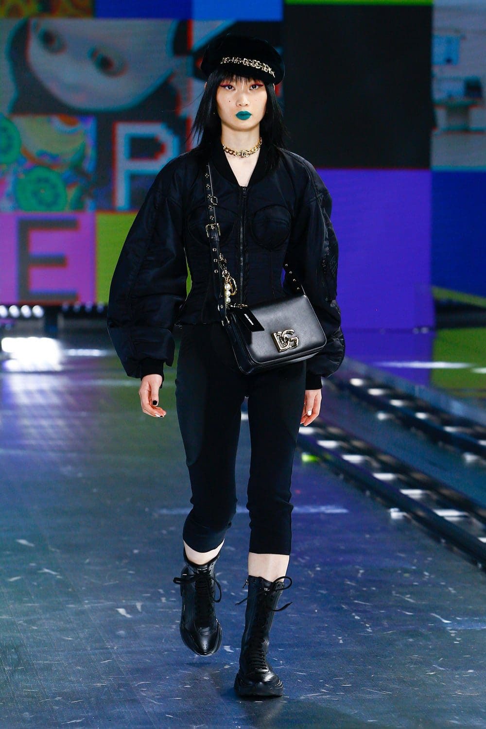 Dolce Gabbana Automne Hiver 2021-2022 par RUNWAY MAGAZINE