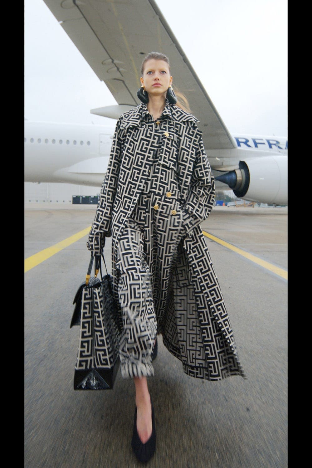 Balmain秋季2021-2022通过 RUNWAY 杂志