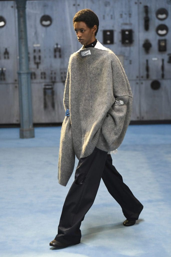Raf Simons Fall Winter 2021-2022 Milan by RUNWAY MAGAZINE