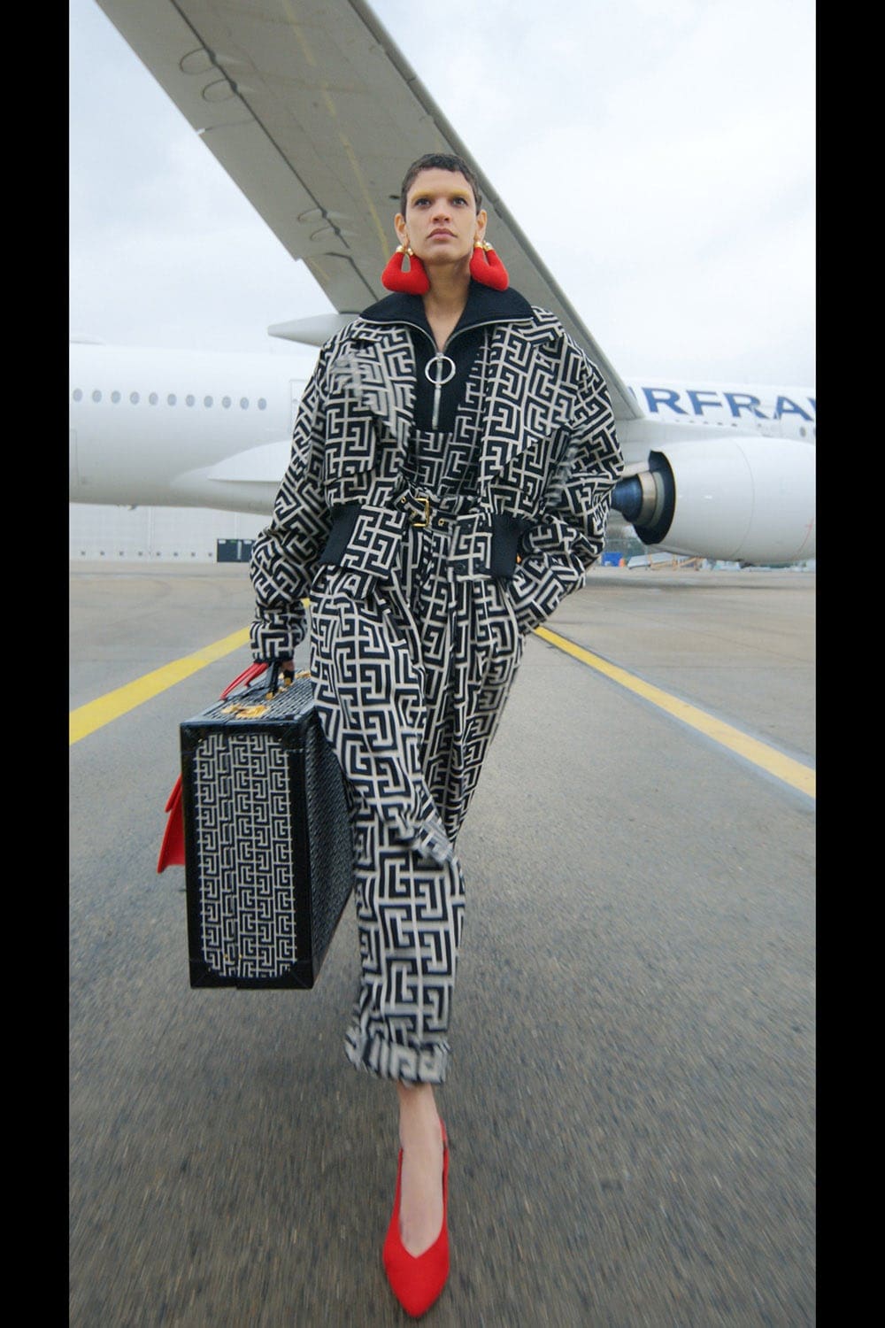 Balmain秋季2021-2022通过 RUNWAY 杂志