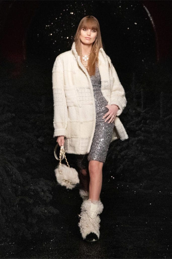 Chanel Fall Winter 2021-2022 chez Castel by RUNWAY MAGAZINE
