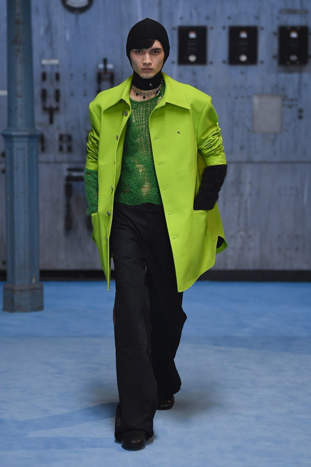Raf Simons Automne Hiver 2021-2022 Milan by RUNWAY MAGAZINE
