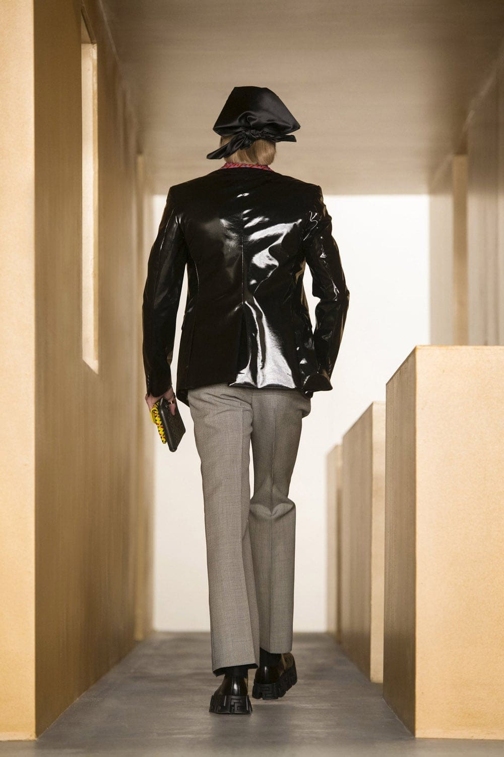 Versace Fall Winter 2021-2022 Paris by RUNWAY MAGAZINE