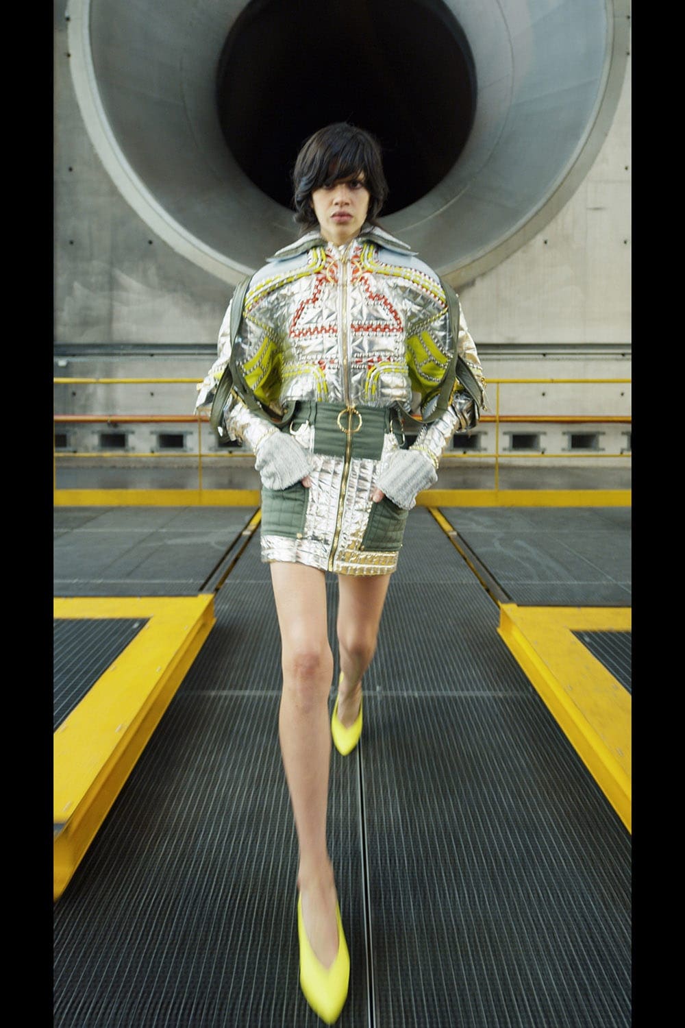 Balmain秋季2021-2022通过 RUNWAY 杂志