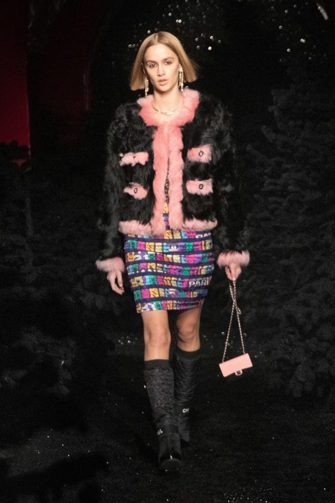 Chanel Fall Winter 2021-2022 chez Castel by RUNWAY MAGAZINE