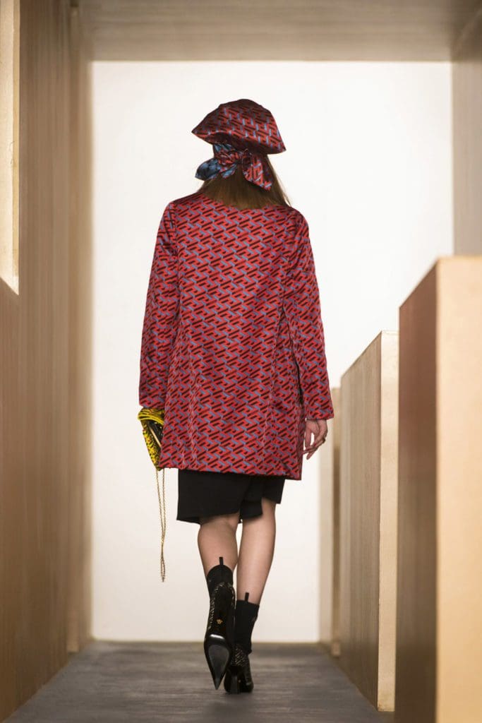Versace Fall Winter 2021-2022 Paris by RUNWAY MAGAZINE