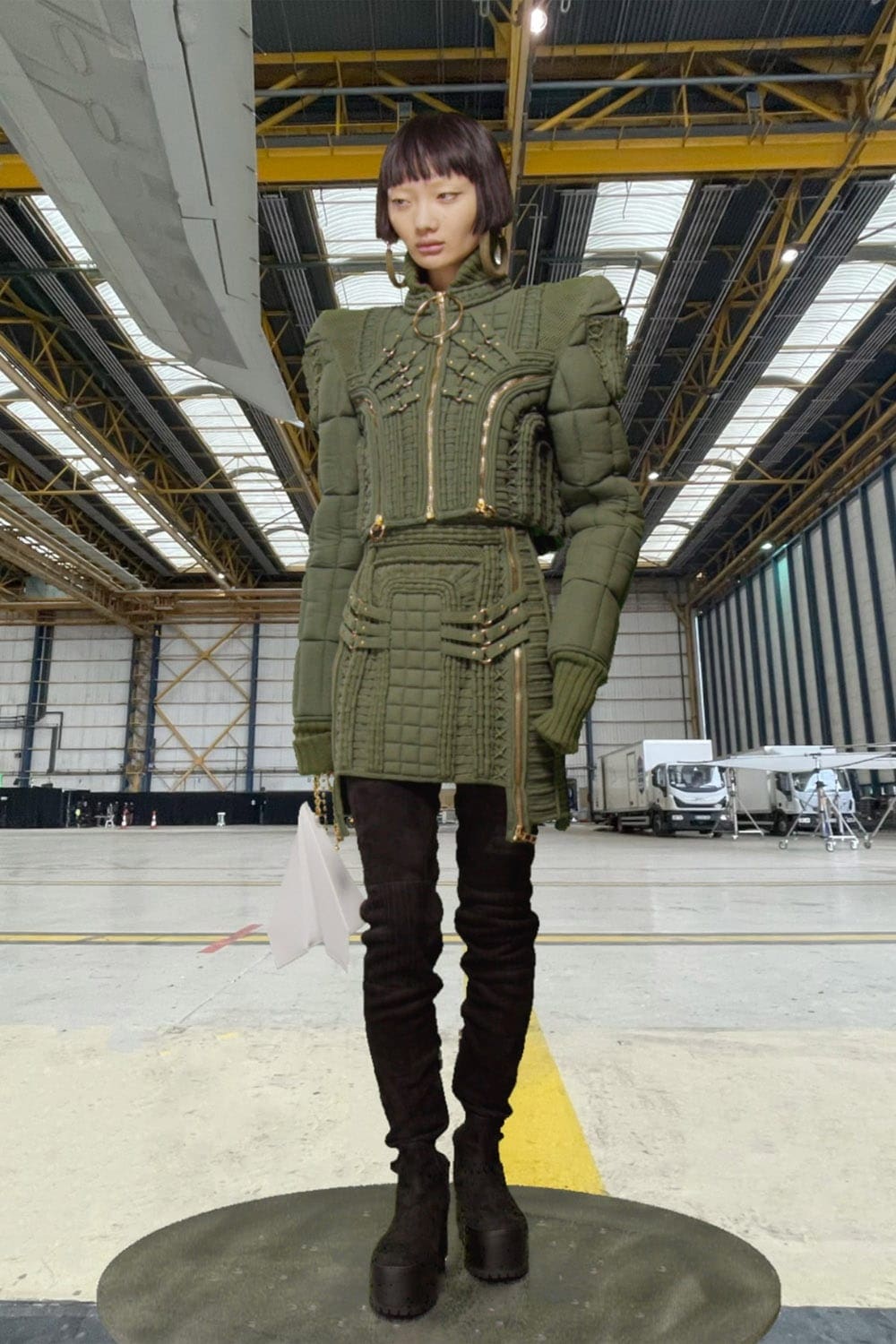 Balmain秋季2021-2022通过 RUNWAY 杂志