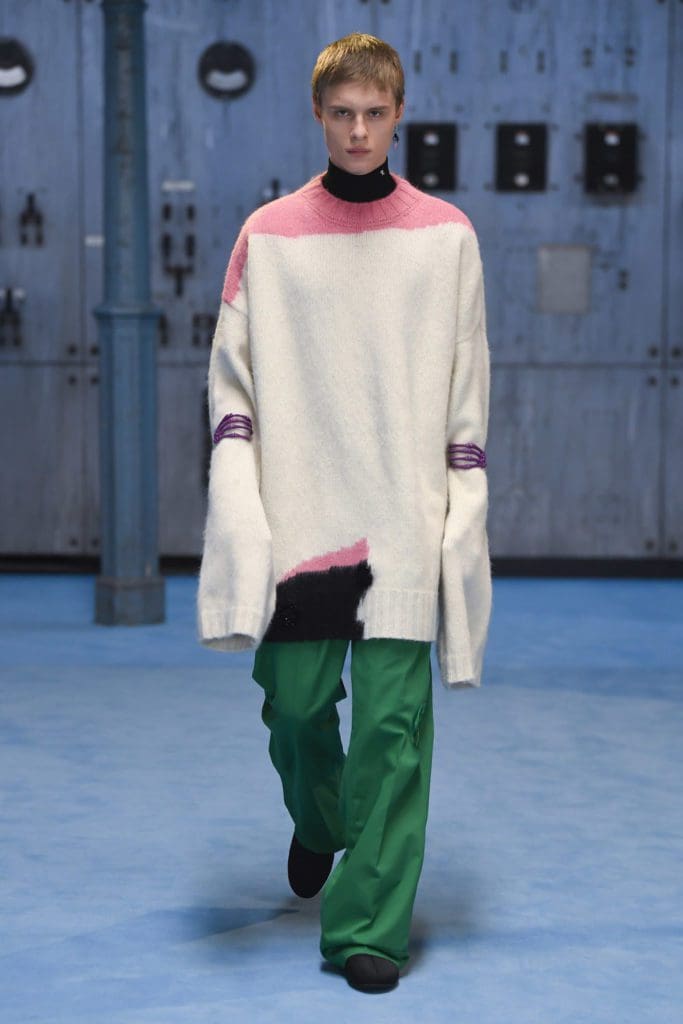 Raf Simons Fall Winter 2021-2022 Milan by RUNWAY MAGAZINE