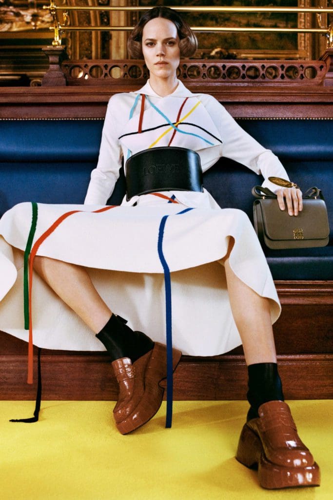Loewe Fall Winter 2021-2022 Paris by RUNWAY MAGAZINE