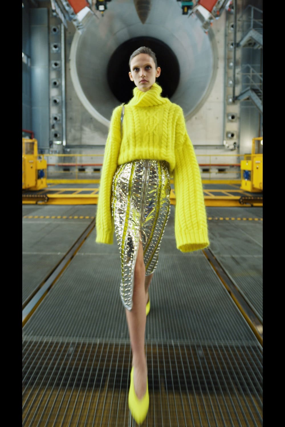 Balmain秋季2021-2022通过 RUNWAY 杂志