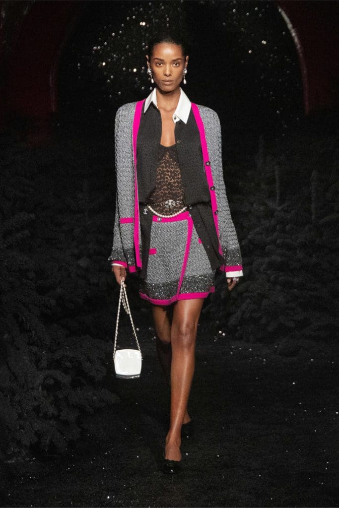 Chanel Fall Winter 2021-2022 chez Castel by RUNWAY MAGAZINE