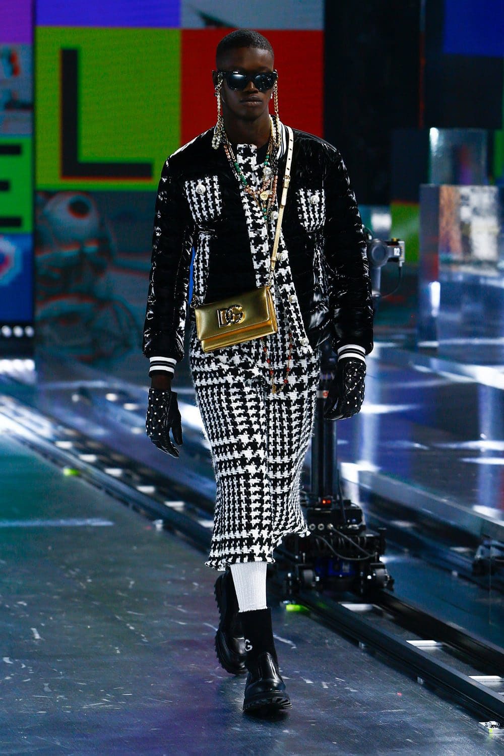 Dolce Gabbana Automne Hiver 2021-2022 par RUNWAY MAGAZINE