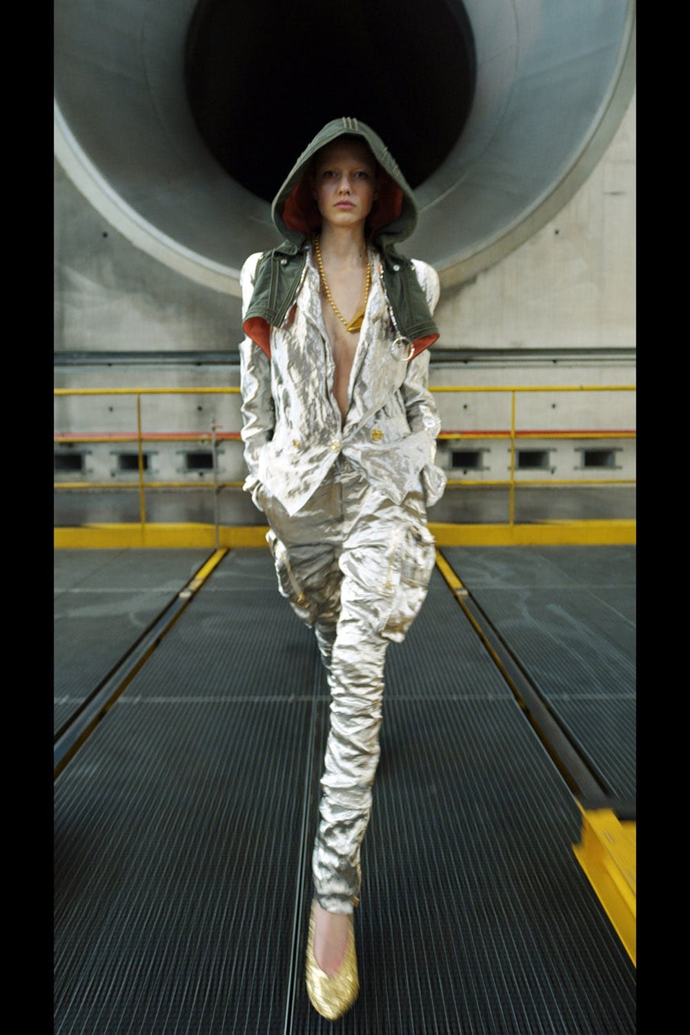 Balmain秋季2021-2022通过 RUNWAY 杂志