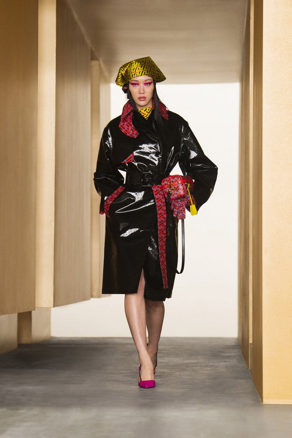 Versace Fall Winter 2021-2022 Paris by RUNWAY MAGAZINE