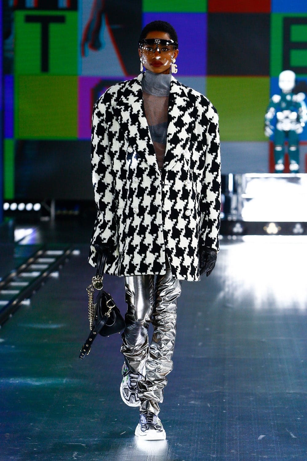 Dolce Gabbana Automne Hiver 2021-2022 par RUNWAY MAGAZINE