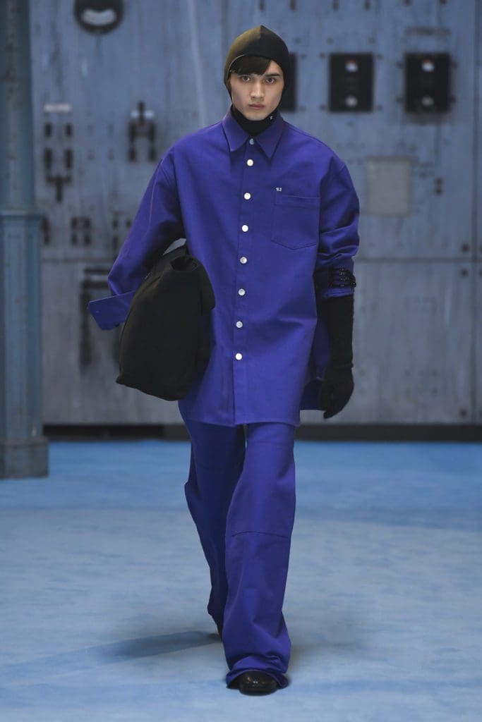 Raf Simons Fall Winter 2021-2022 Milan by RUNWAY MAGAZINE