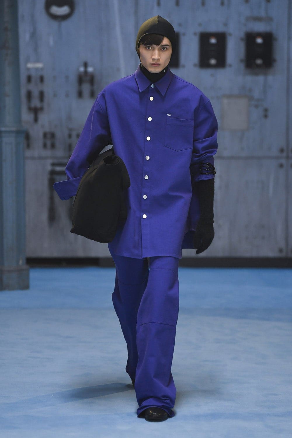 Raf Simons Automne Hiver 2021-2022 Milan by RUNWAY MAGAZINE