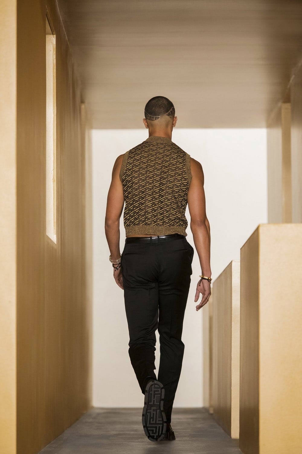 Versace Fall Winter 2021-2022 Paris by RUNWAY MAGAZINE