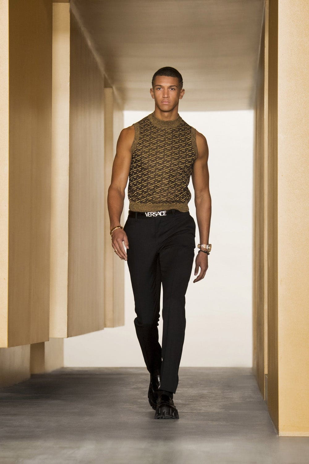 Versace Fall Winter 2021-2022 Paris by RUNWAY MAGAZINE