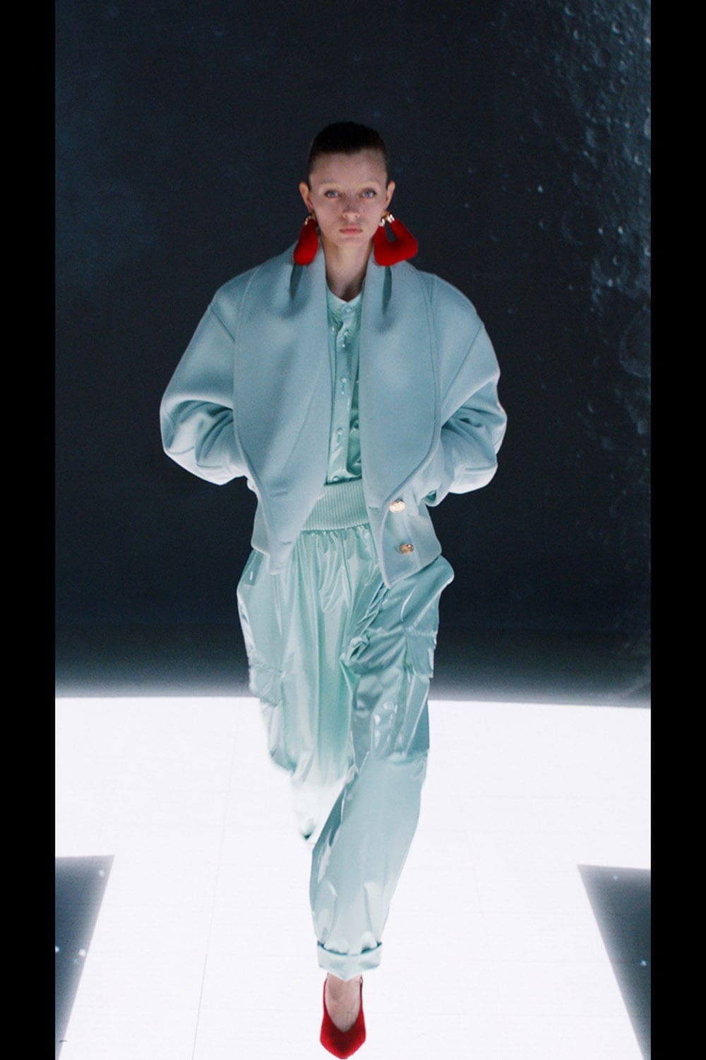 Balmain秋季2021-2022通过 RUNWAY 杂志