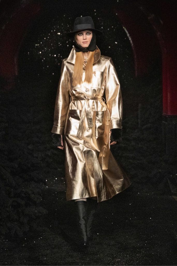 Chanel Fall Winter 2021-2022 chez Castel by RUNWAY MAGAZINE