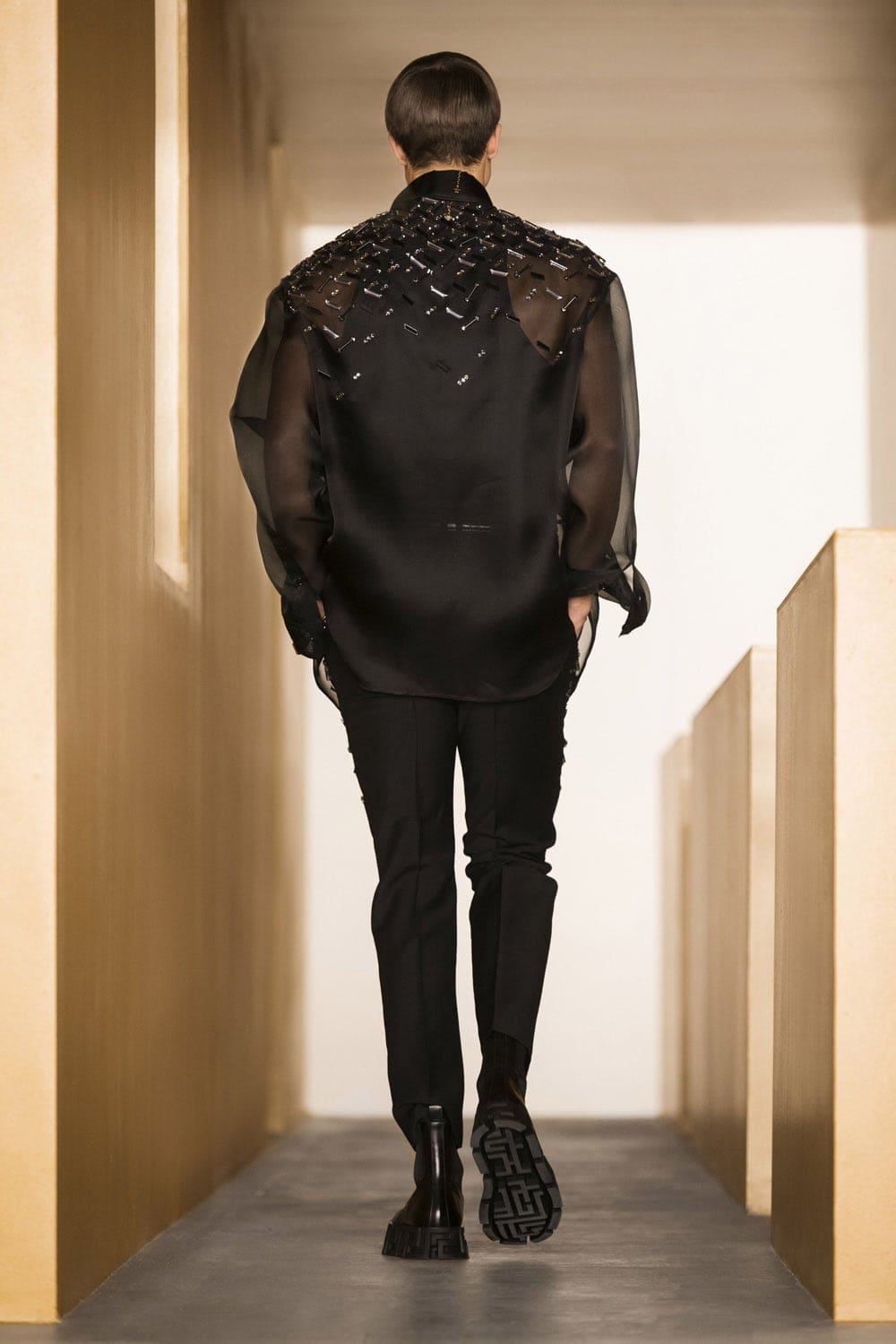 Versace Fall Winter 2021-2022 Paris by RUNWAY MAGAZINE