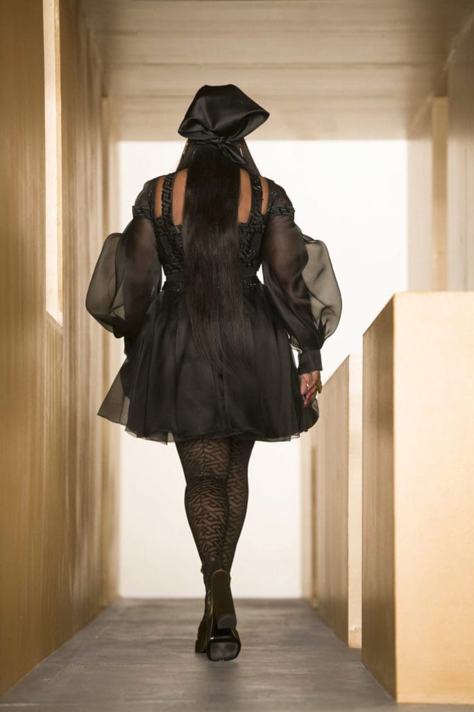 Versace Fall Winter 2021-2022 Paris by RUNWAY MAGAZINE