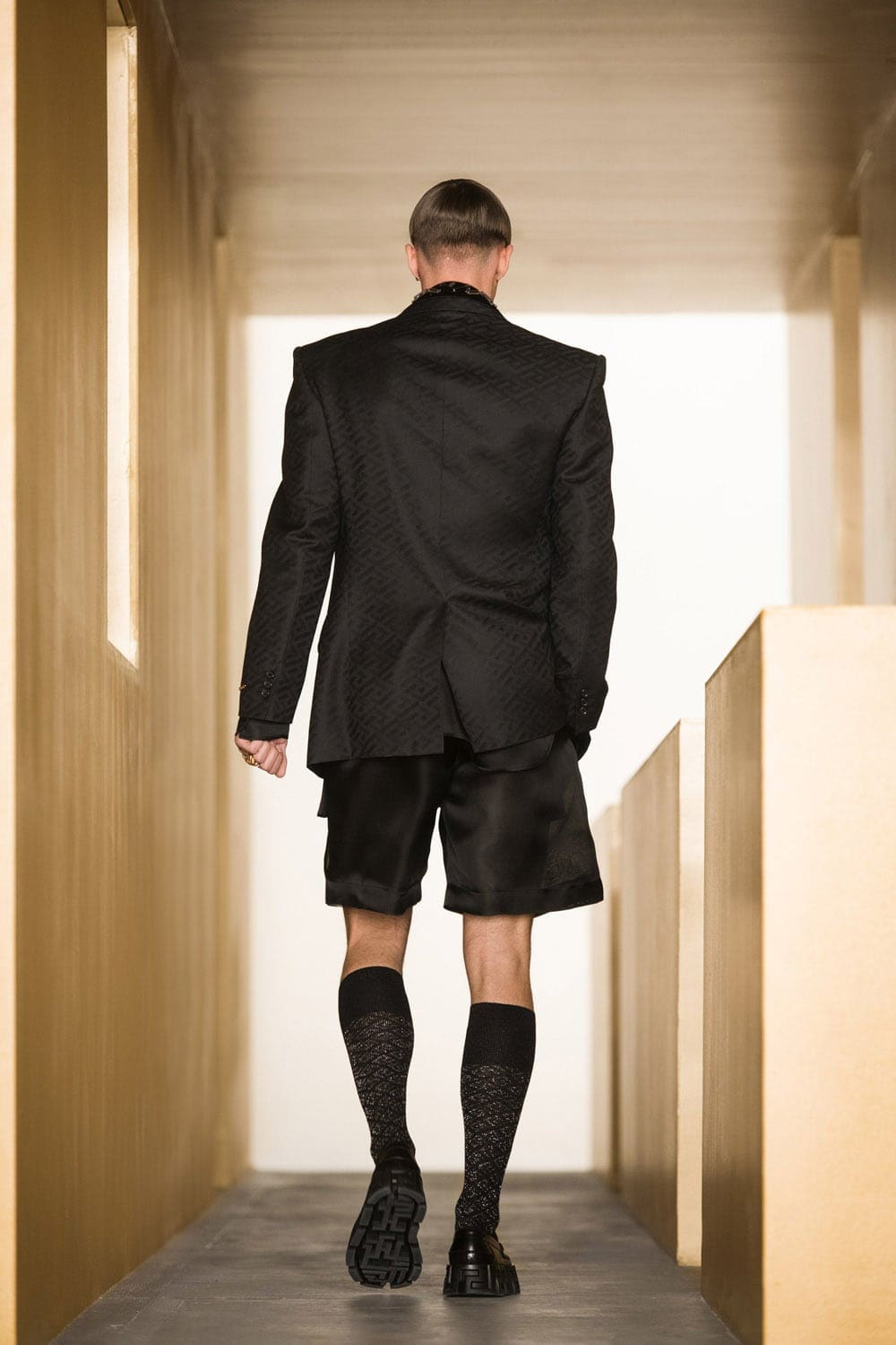 Versace Fall Winter 2021-2022 Paris by RUNWAY MAGAZINE