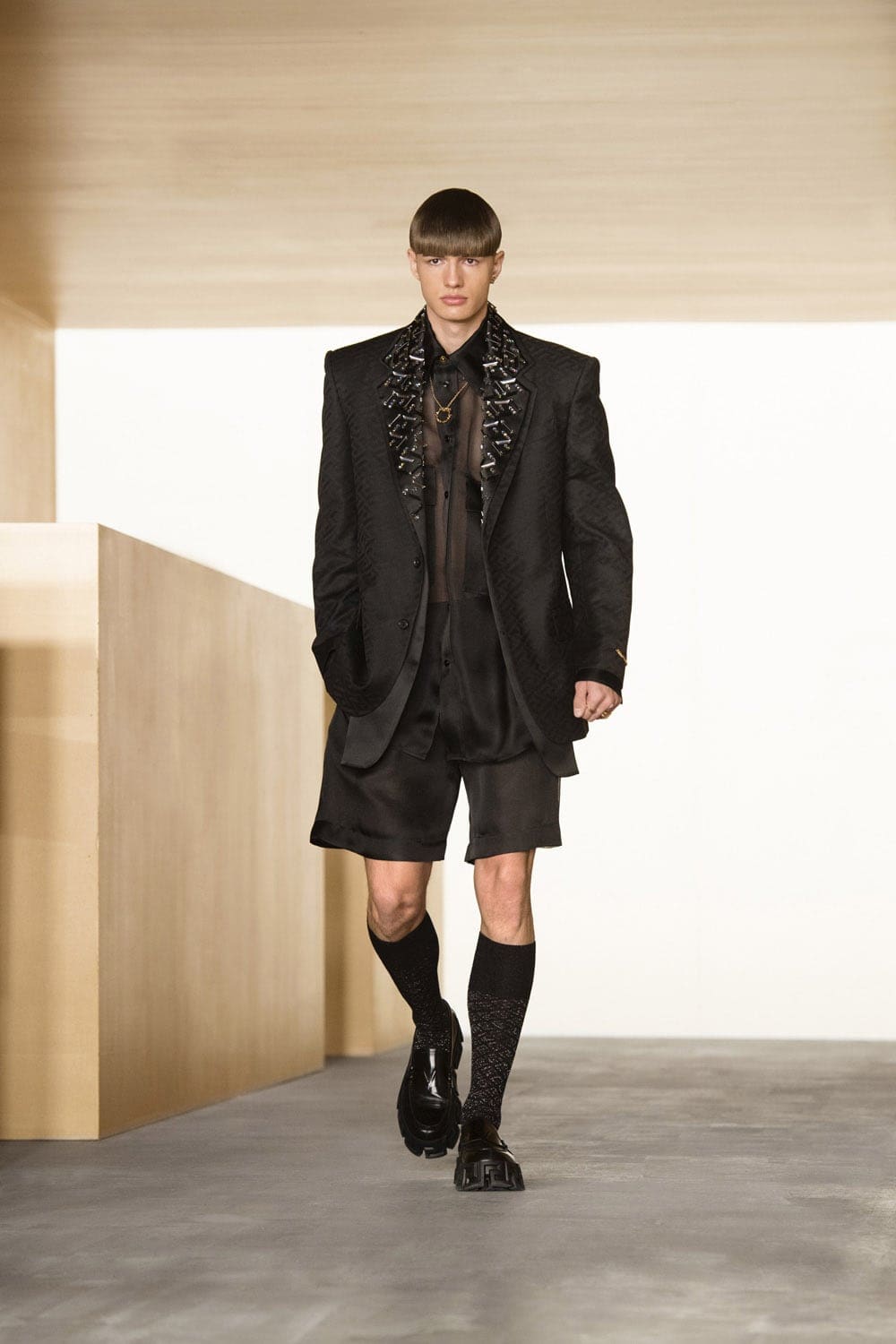 Versace Fall Winter 2021-2022 Paris by RUNWAY MAGAZINE