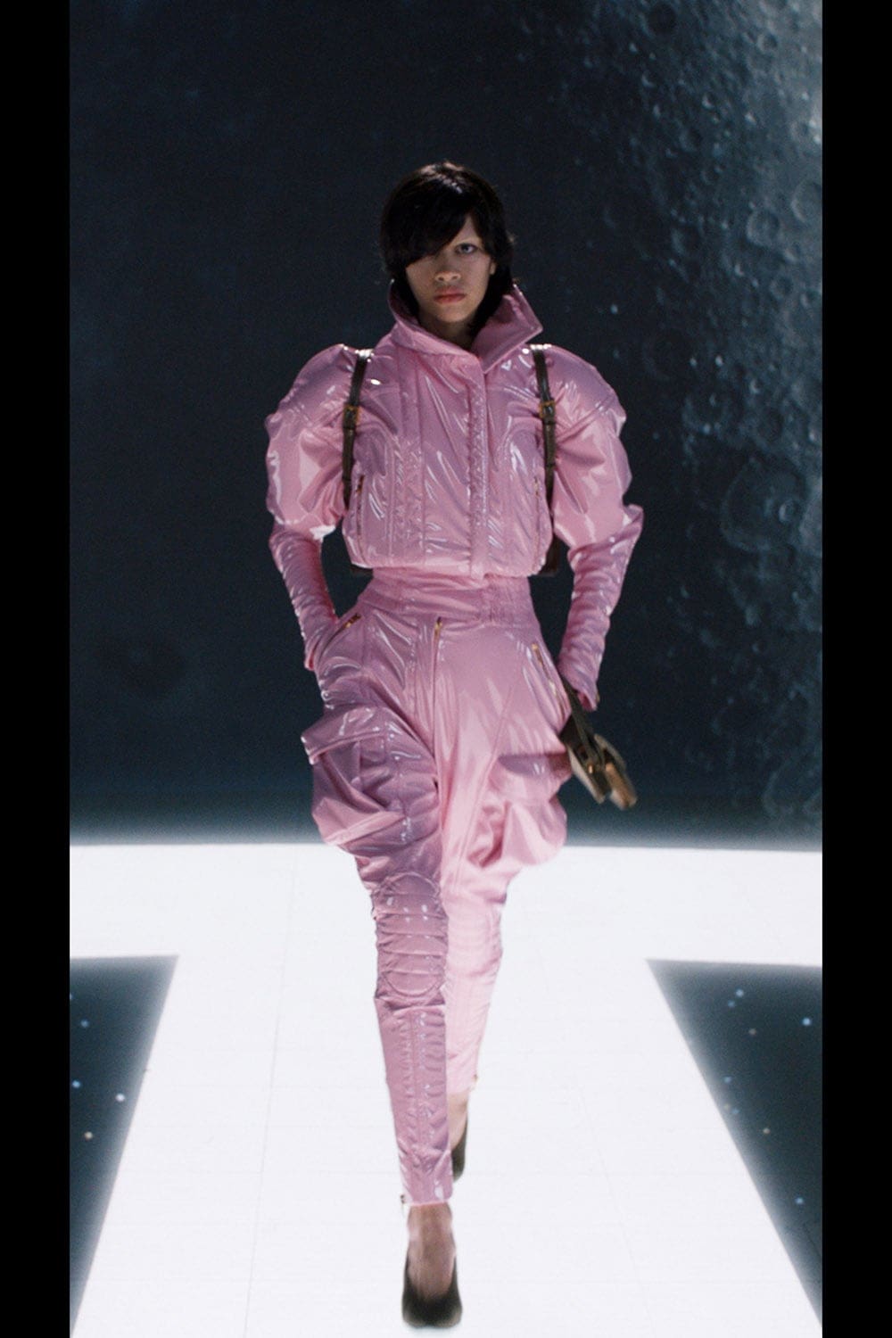 Balmain秋季2021-2022通过 RUNWAY 杂志