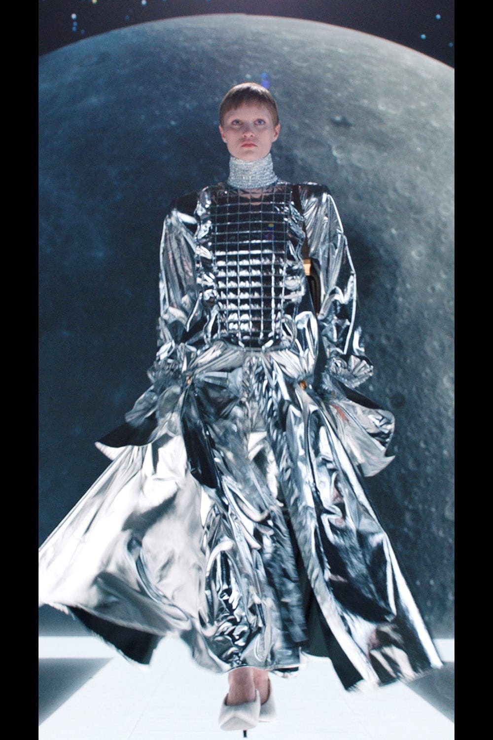Balmain秋季2021-2022通过 RUNWAY 杂志