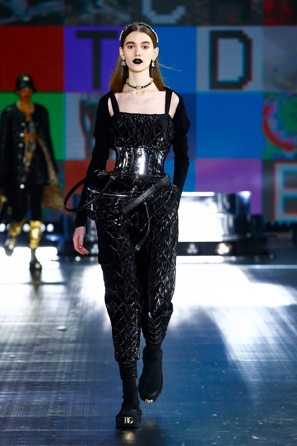 Dolce Gabbana Automne Hiver 2021-2022 par RUNWAY MAGAZINE