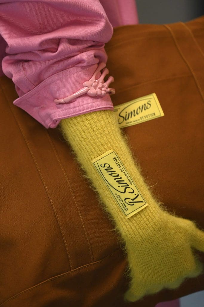 Raf Simons Fall Winter 2021-2022 Milan by RUNWAY MAGAZINE