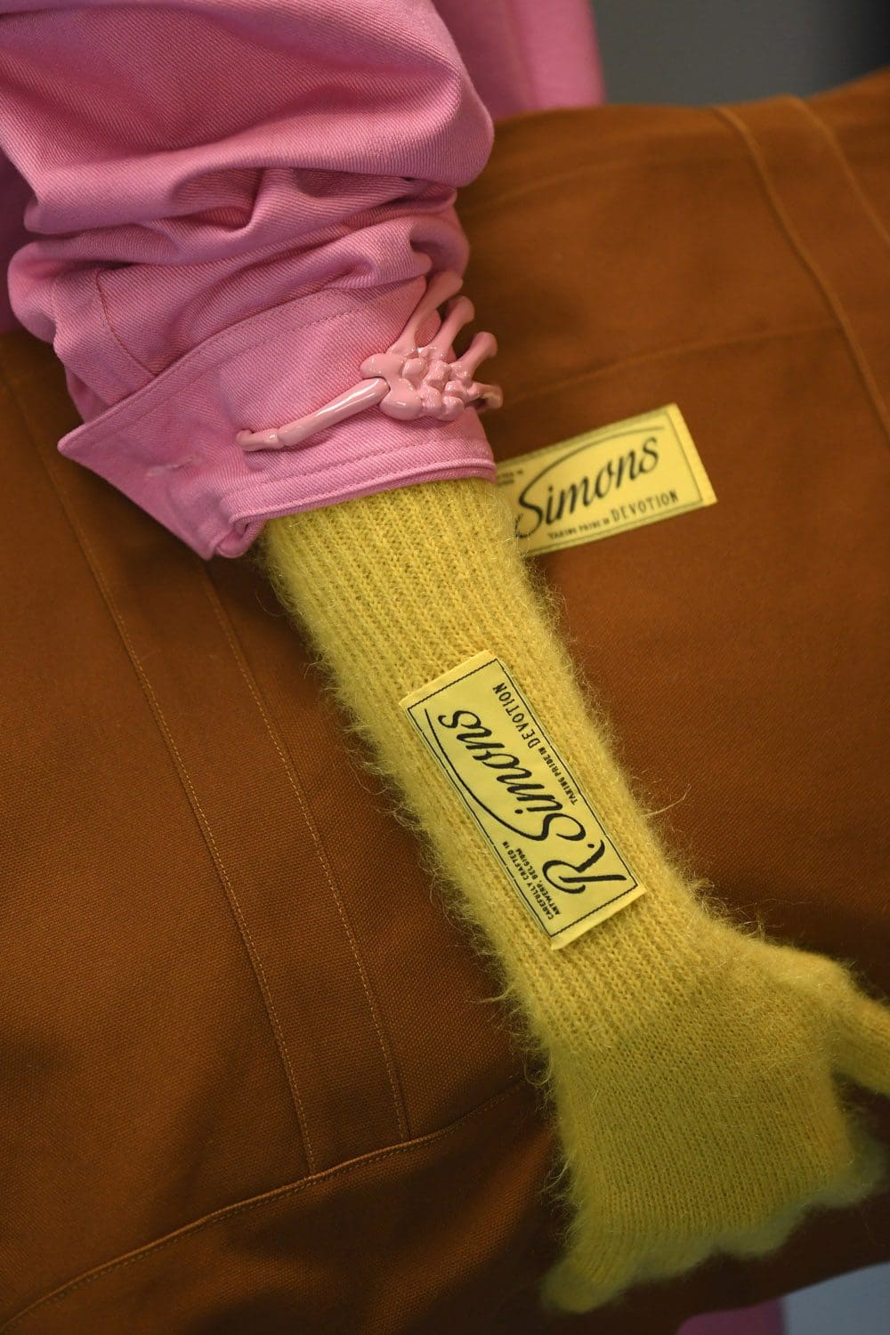 Raf Simons Automne Hiver 2021-2022 Milan by RUNWAY MAGAZINE