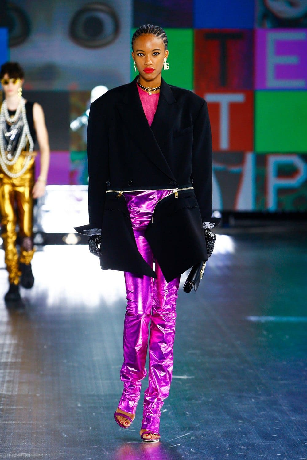 Dolce Gabbana Automne Hiver 2021-2022 par RUNWAY MAGAZINE