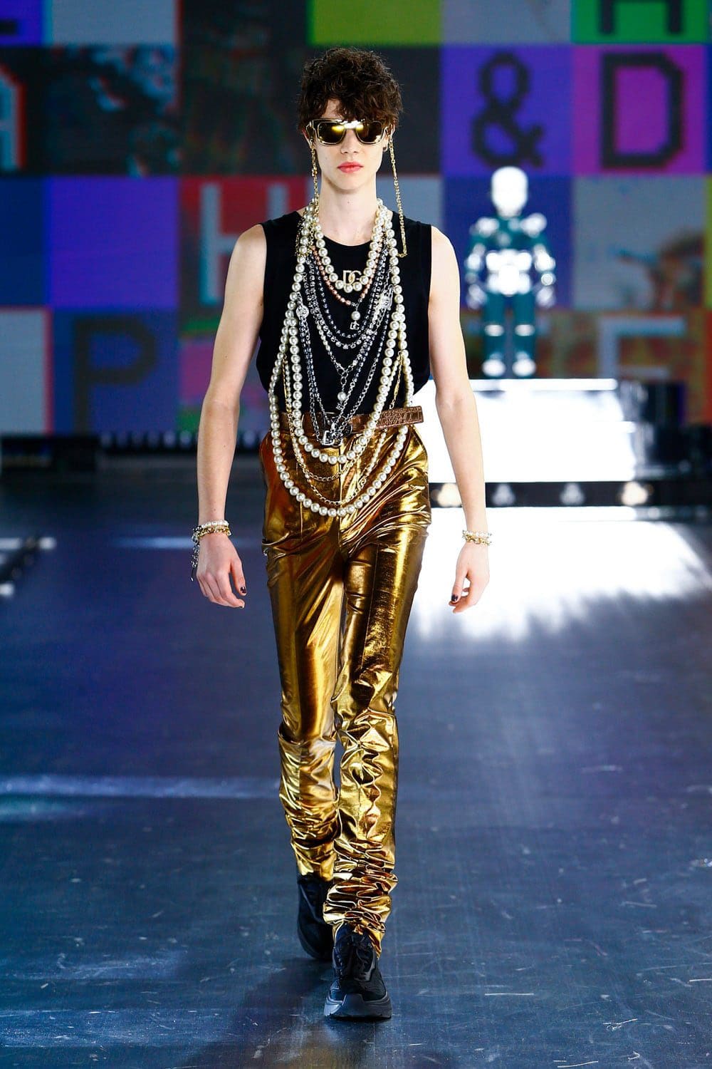 Dolce Gabbana Automne Hiver 2021-2022 par RUNWAY MAGAZINE