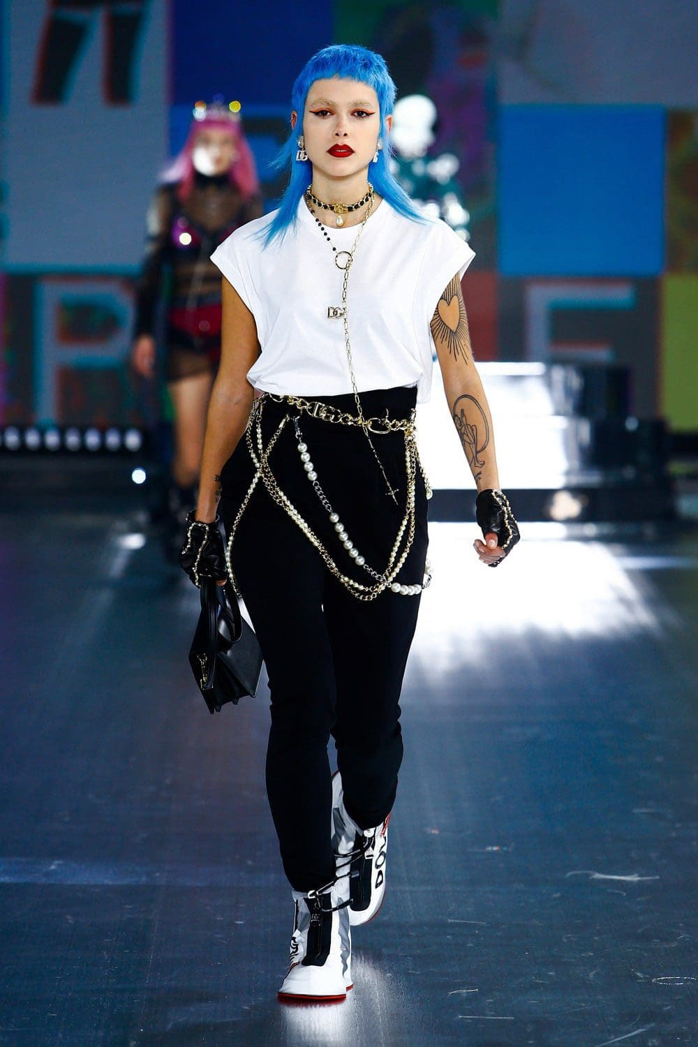 Dolce Gabbana Automne Hiver 2021-2022 par RUNWAY MAGAZINE
