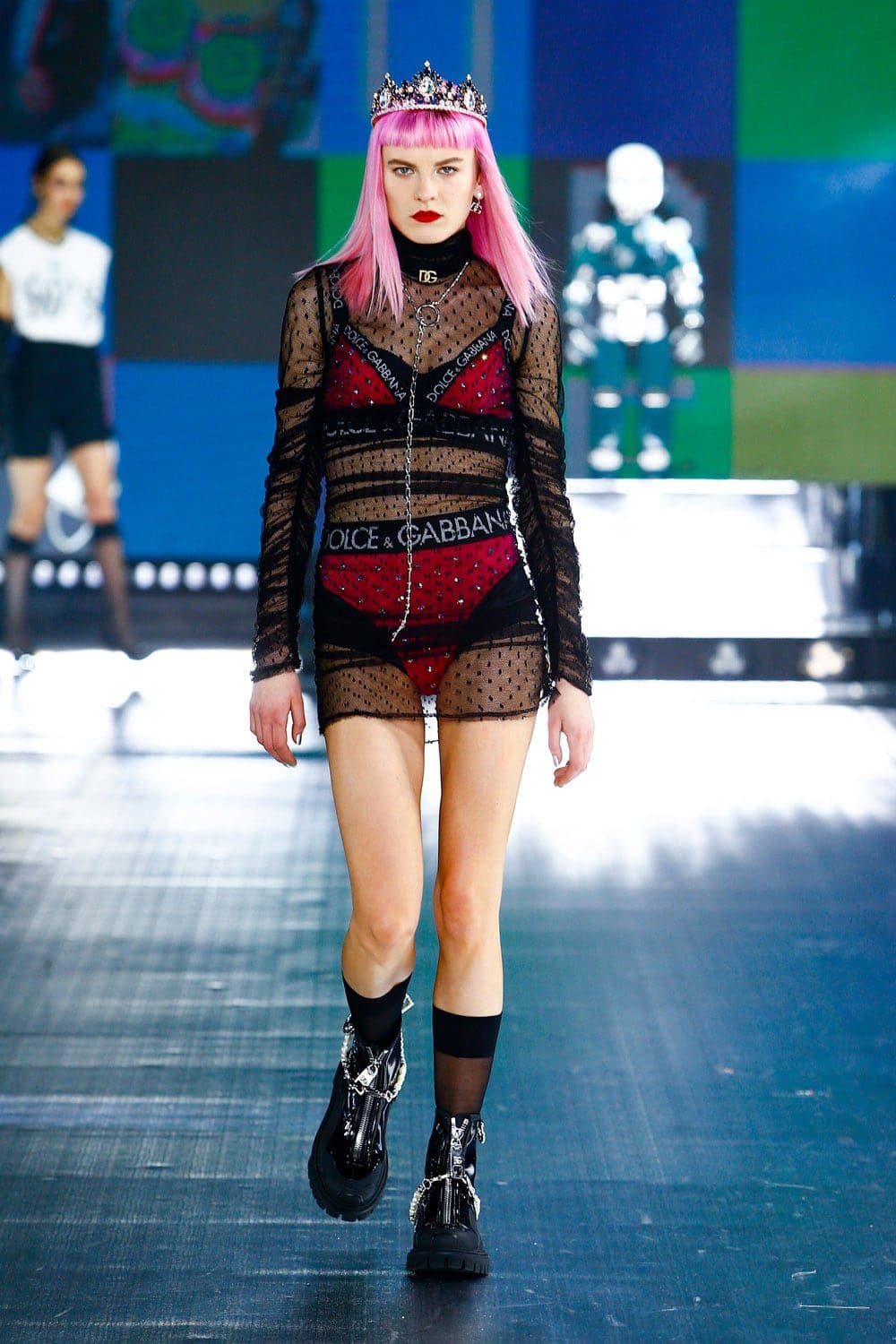 Dolce Gabbana Automne Hiver 2021-2022 par RUNWAY MAGAZINE